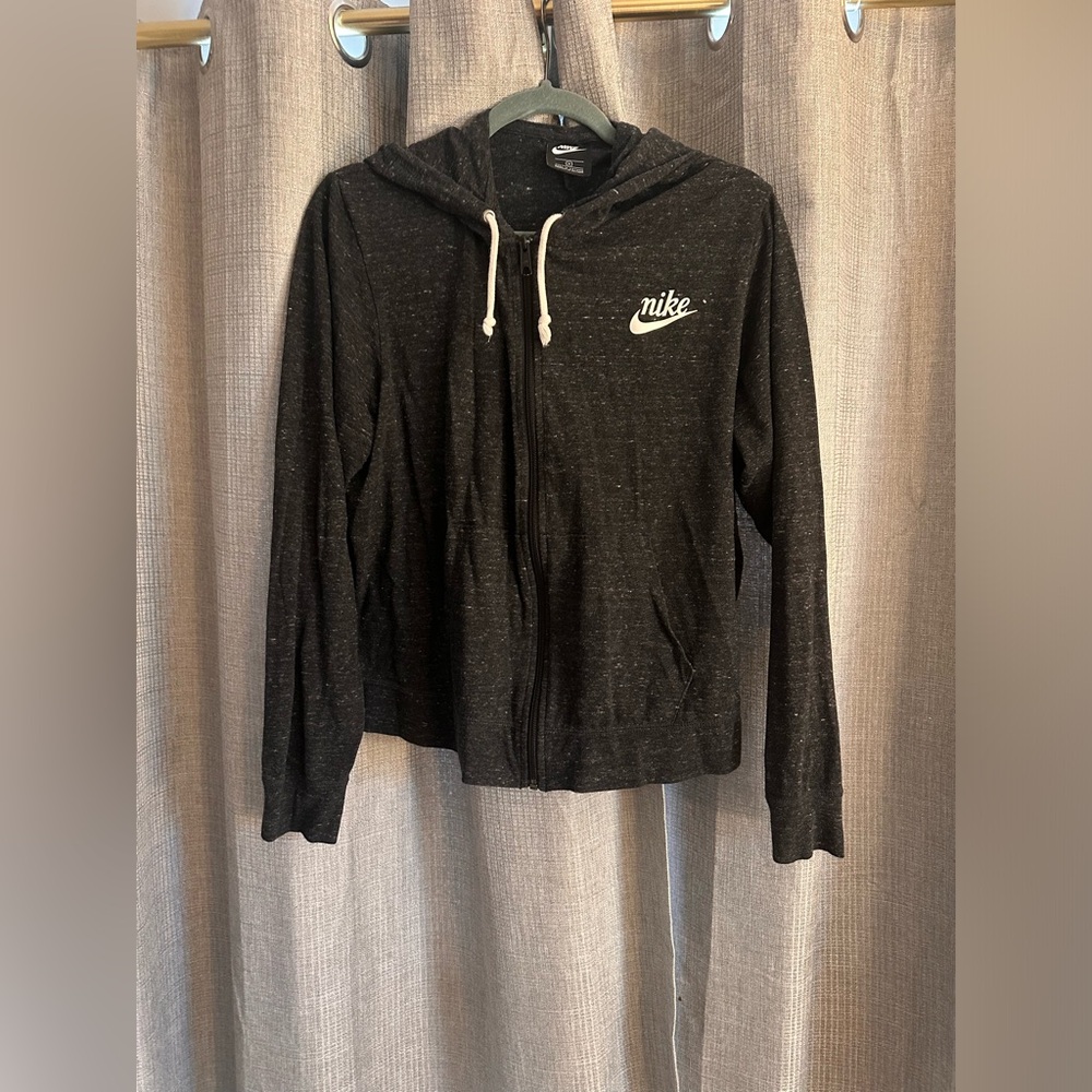 Long sleeved Nike thin zipper hoodie